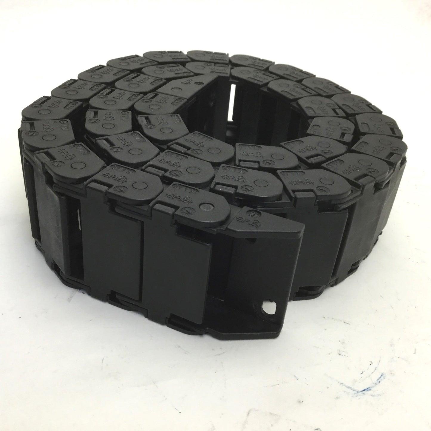 Used Igus 15.4.48 Energy Chain, Dimensions: 43"(L) x 2-3/8"(W) x 15/16"(H), 35 Links
