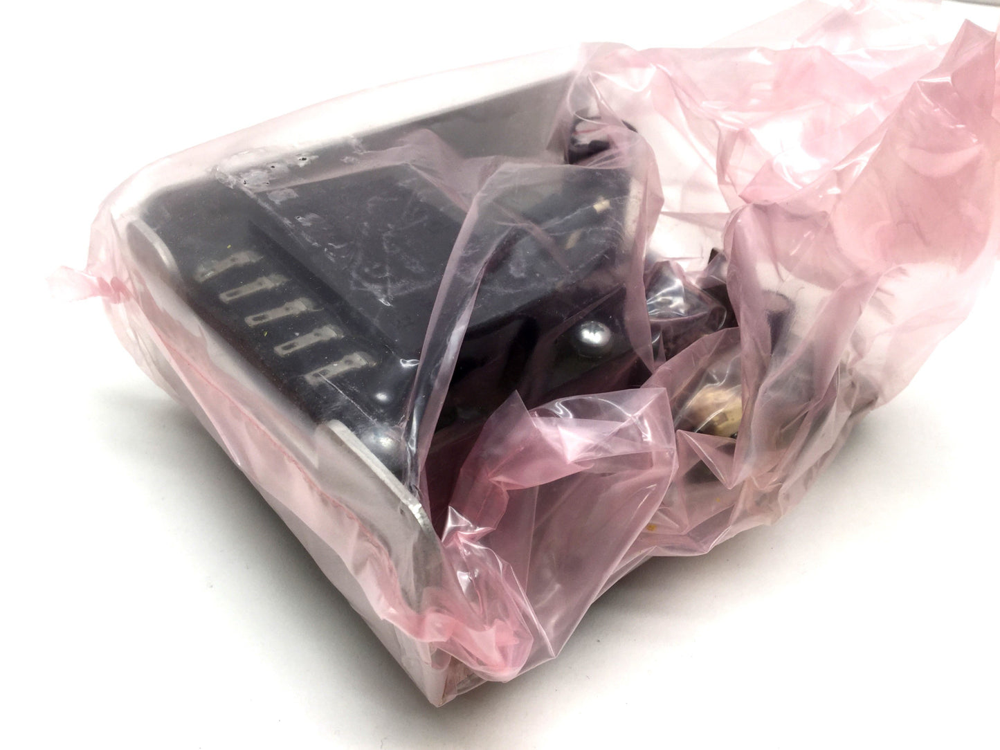 New Condor IHA5-1.5/OVP-A+G Power Supply In 100/120/215/230-240VAC Out 5VDC 1.5A