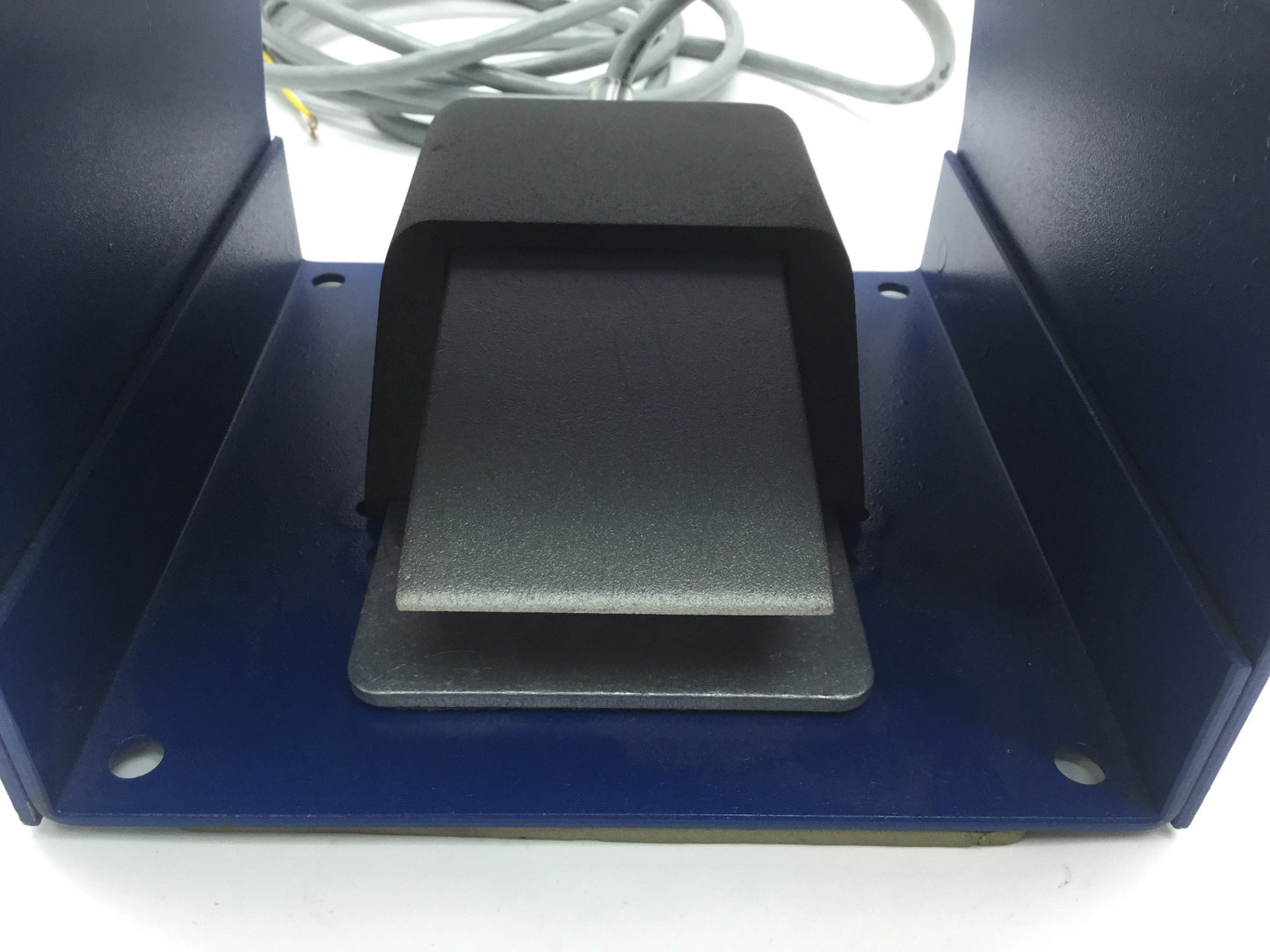 Used Acolysis Foot Switch Honeywell 103SR15A-10 Digital Position Sensor 24VDC NPN