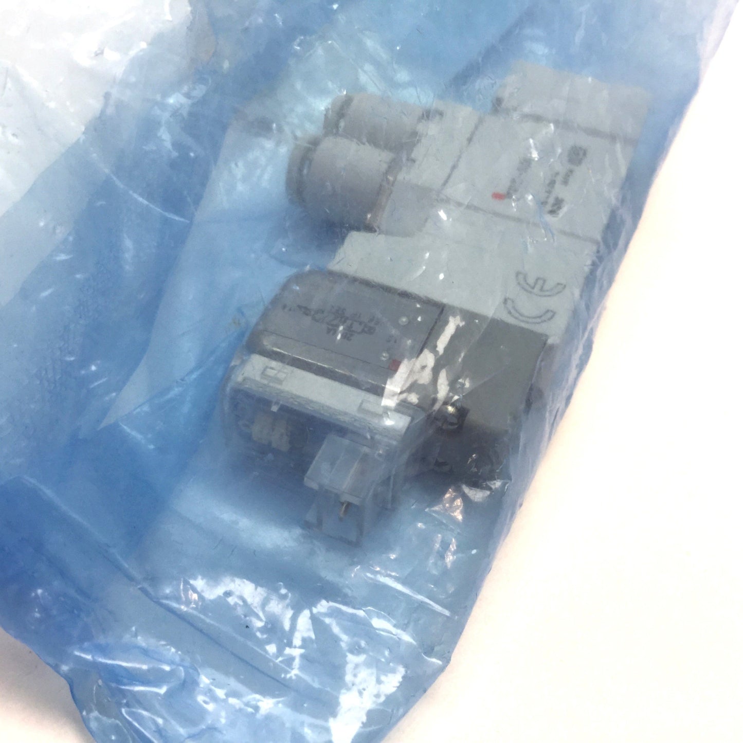 New SMC SY3120-5LOU-C4-Q Solenoid Valve, 2-Position 5-Port, M5-0.8 10-32, 24VDC