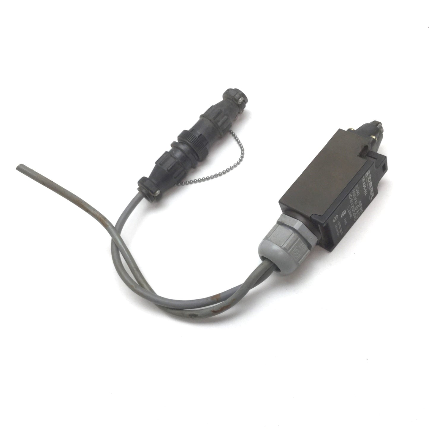 Used Schmersal TR236-11z Limit Switch, Roller Plunger, Rating: 230/220VAC 3.8/4A