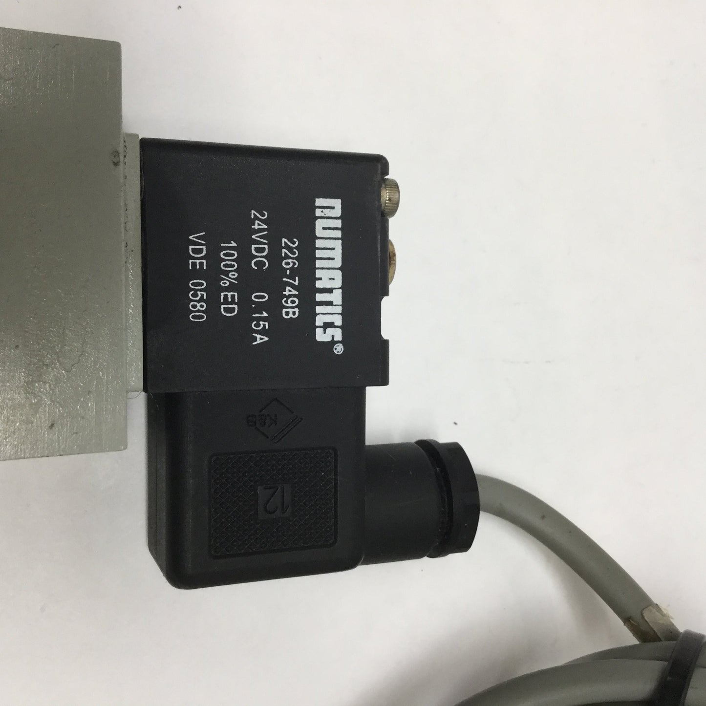 Used Numatics L22BB552B012A61 Double Solenoid Valve 5-Port, 3-Position w/ 24VDC Coils