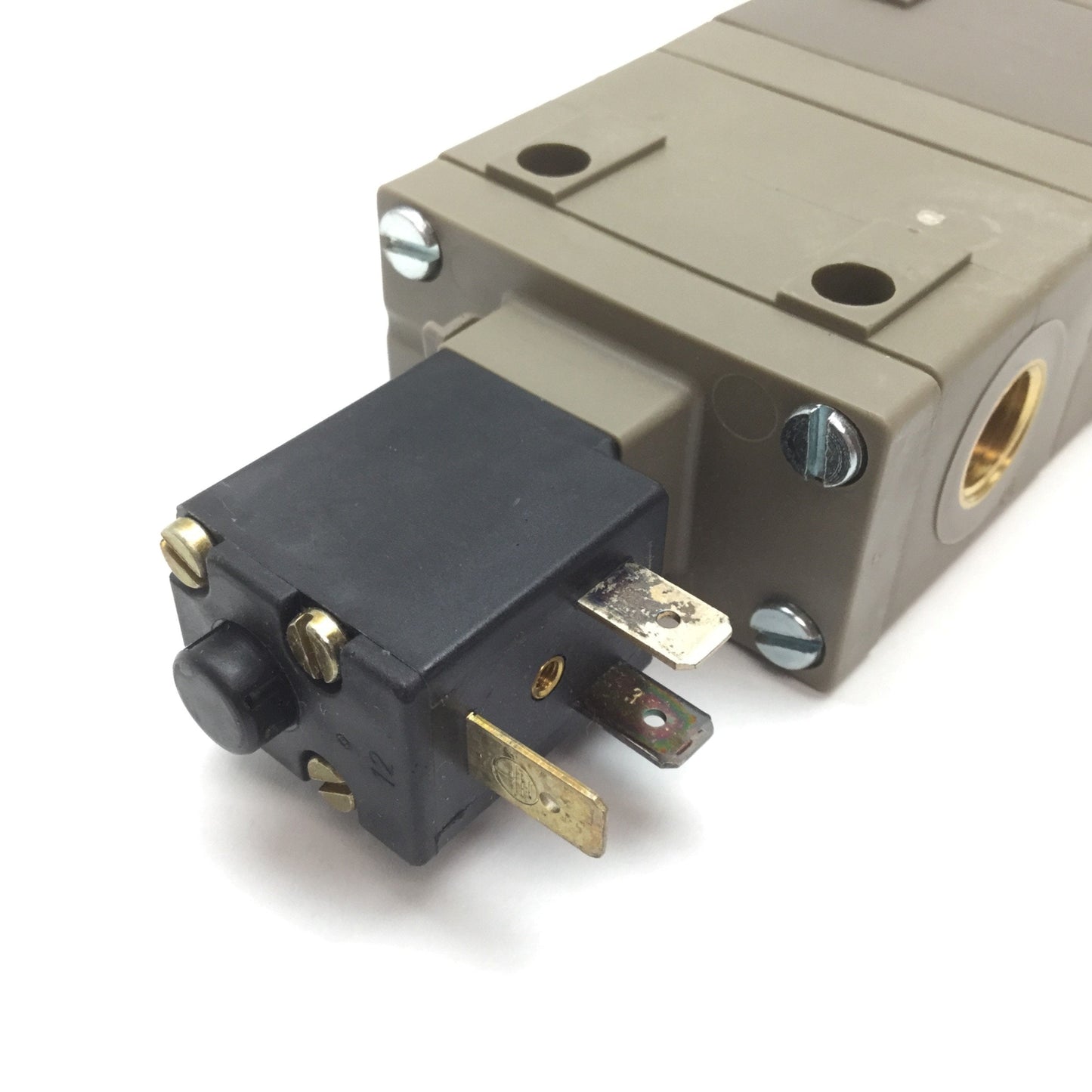 New – Open box Burkert 456-G-06,0-B Solenoid Valve, Voltage: 24VDC, Pressure: 2-7bar, G1/4