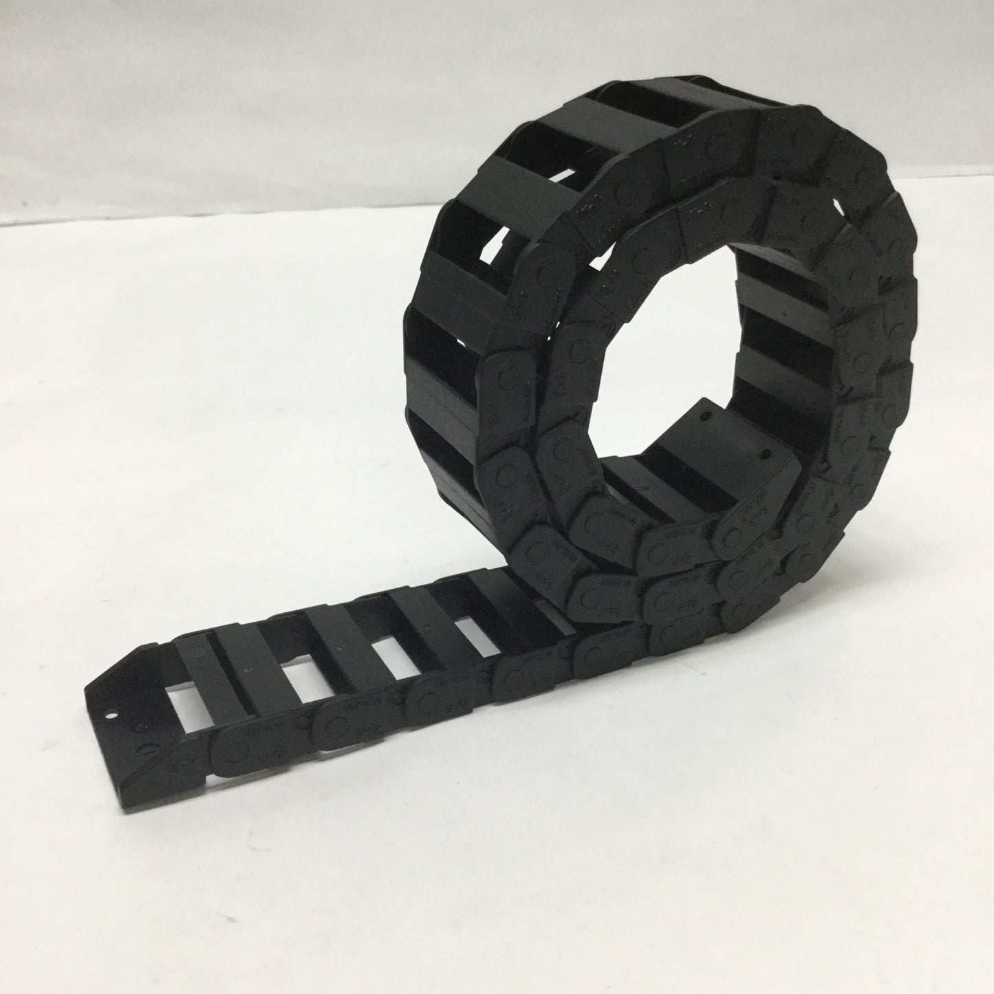 Used Igus 05.30.038 Energy E-Chain Drag Cable Carrier 34mm W x 12mm H , 28" Long