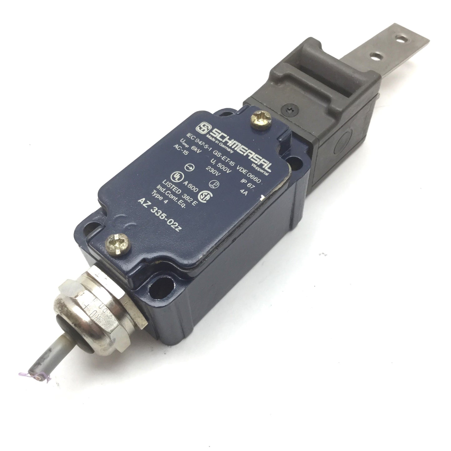 Used Schmersal AZ 335-02z Safety Door Switch, Rating: 230V 4A, With Key