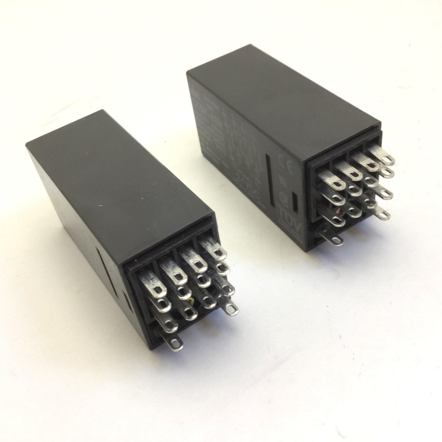 Used Lot of 2 Idec GT5Y-4SN Timing Relays, Rating: 240VAC/30VDC, 240VAC, 120VAC