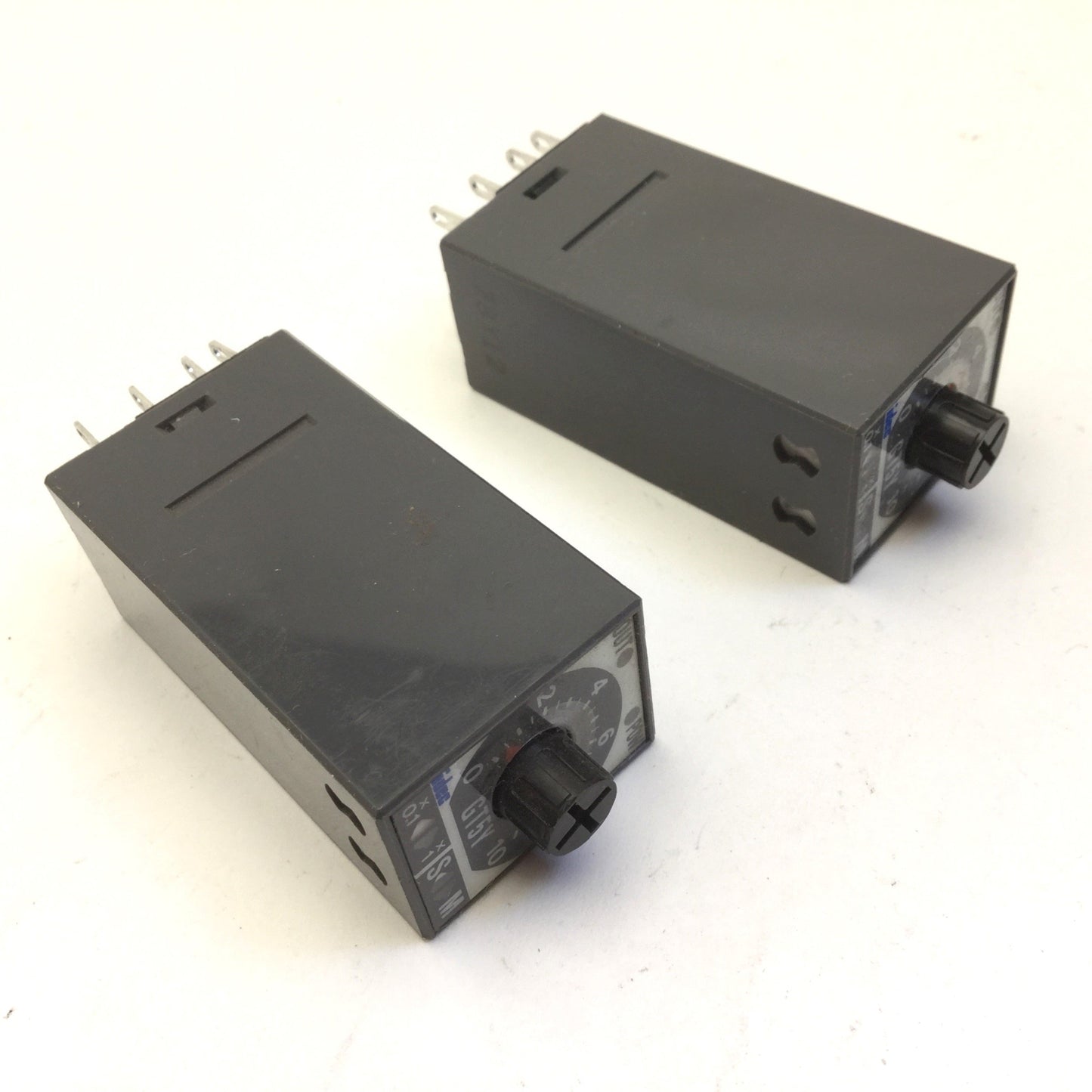 Used Lot of 2 Idec GT5Y-4SN Timing Relays, Rating: 240VAC/30VDC, 240VAC, 120VAC