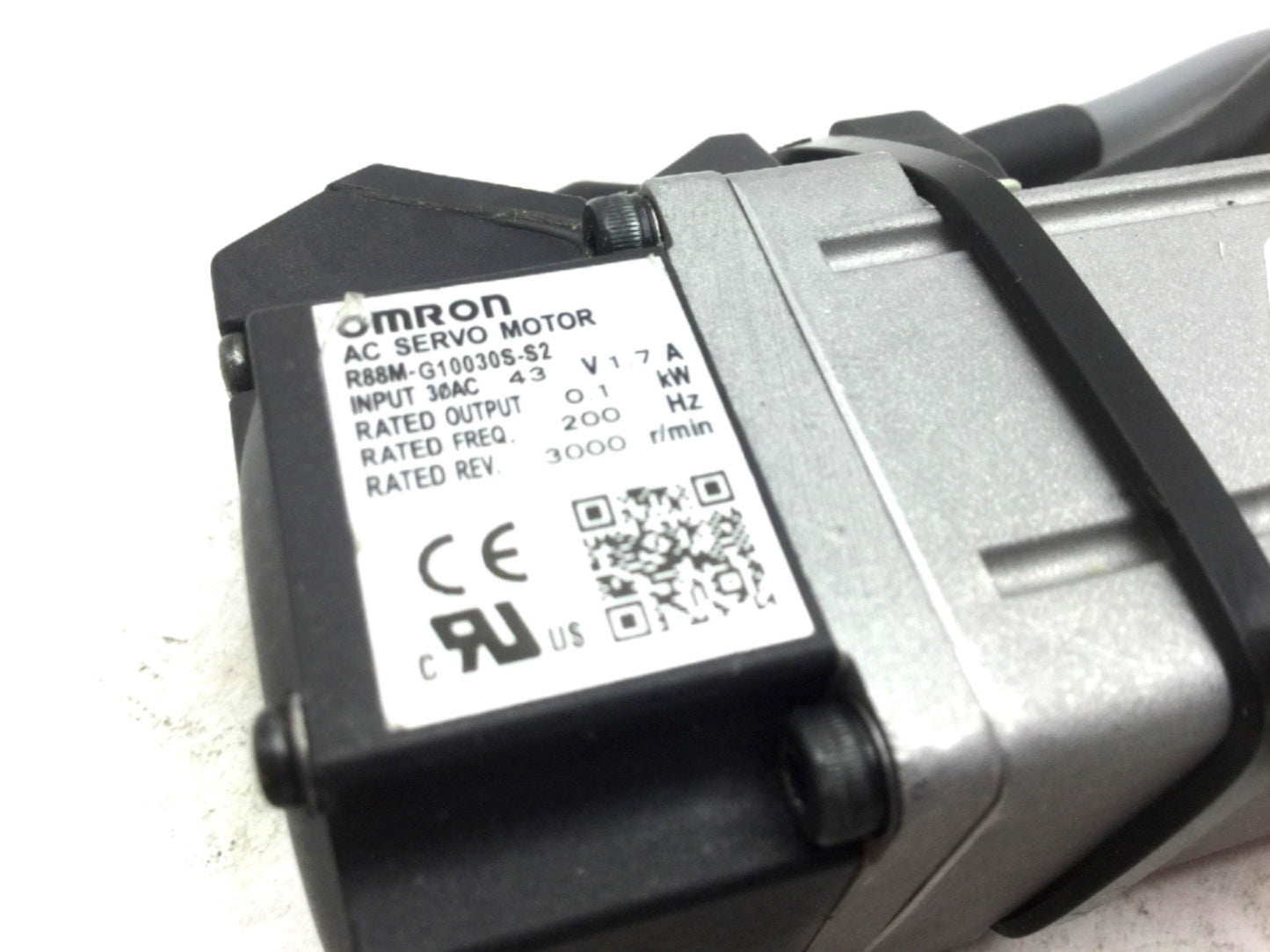 Used Omron R88M-G10030S-S2 AC Servo Motor, 3000RPM 0.32 Nm 3-P 43V for R7D-B Drive