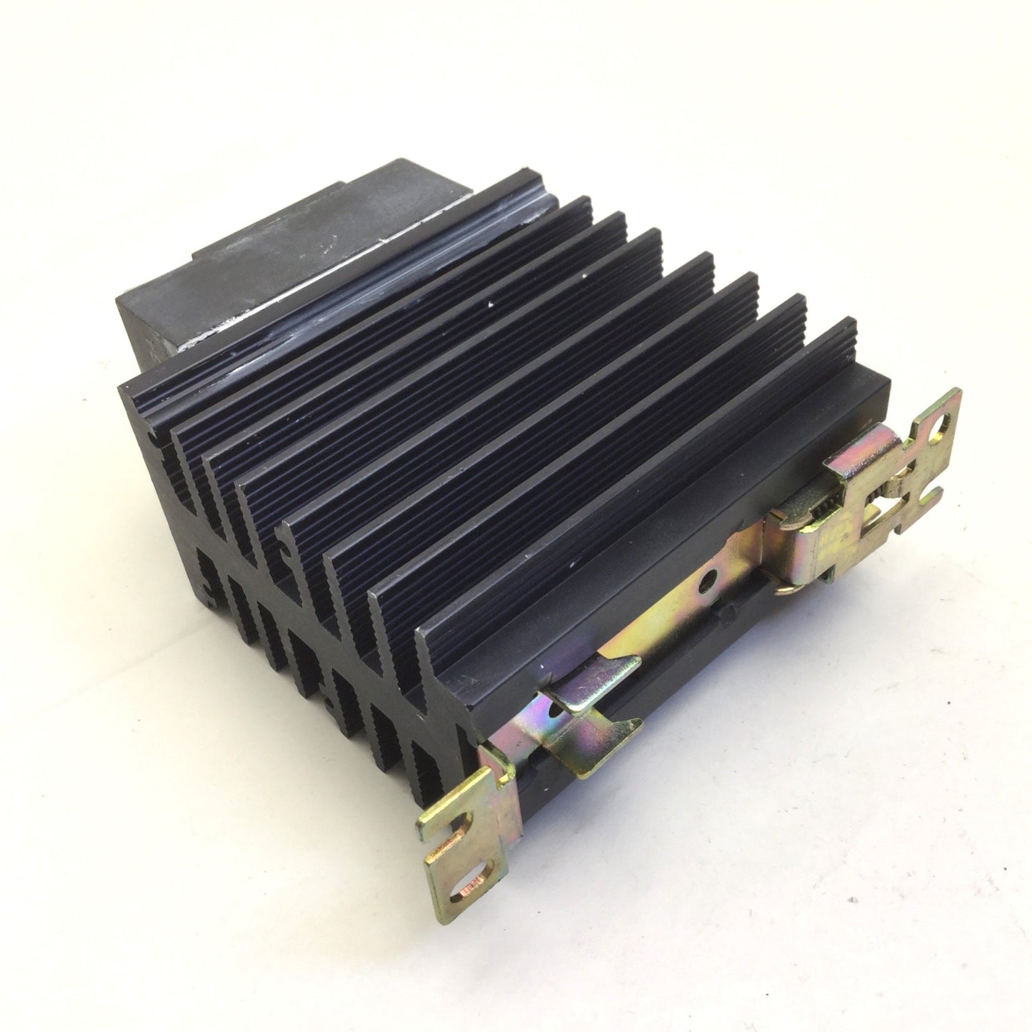 Used Crydom D4890-10 Solid State Relay, Input: 3-32VDC, Output: 480VAC, 90A