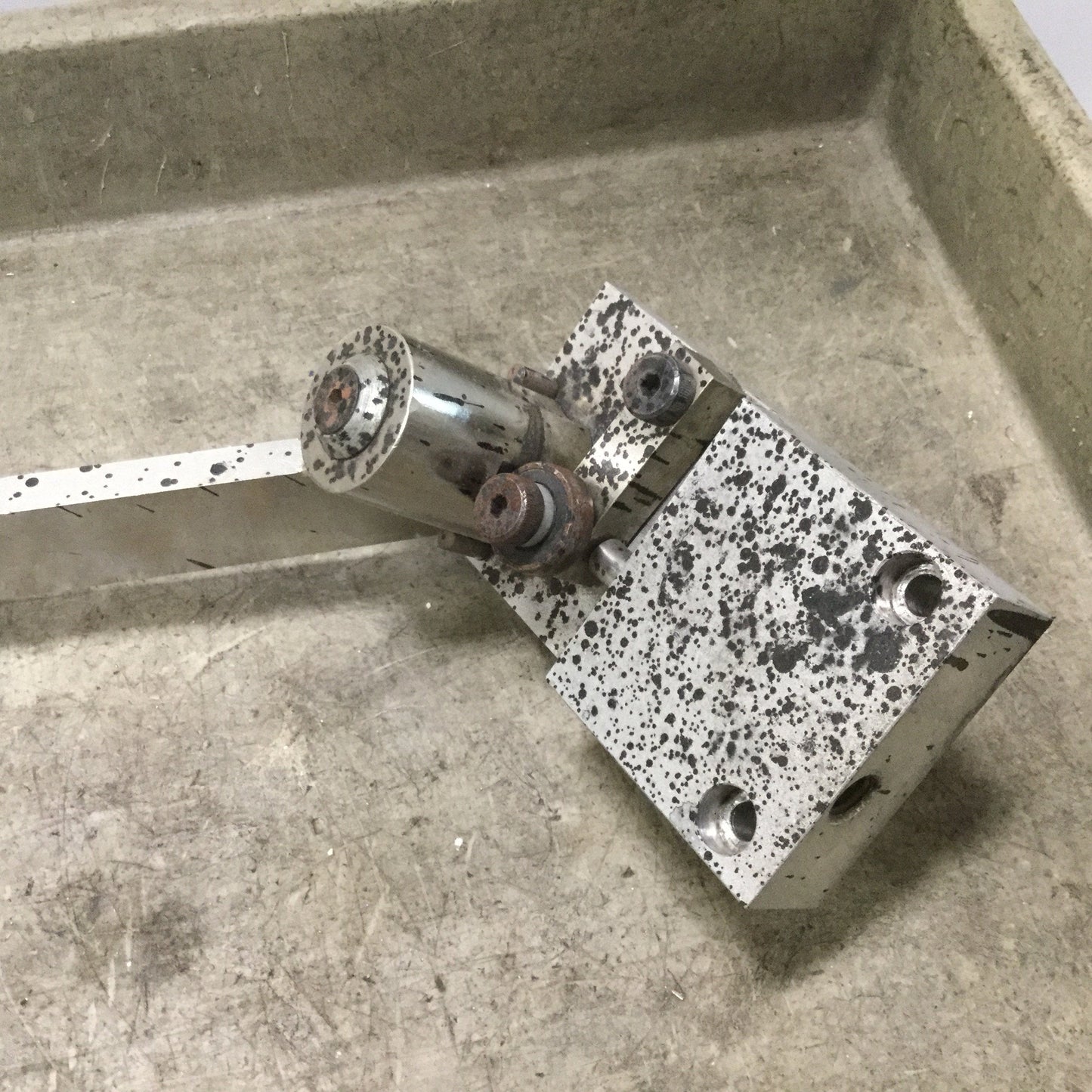 Used Swivelling Roller Mounting Device Module For Komax Alpha 411 Wire Machine