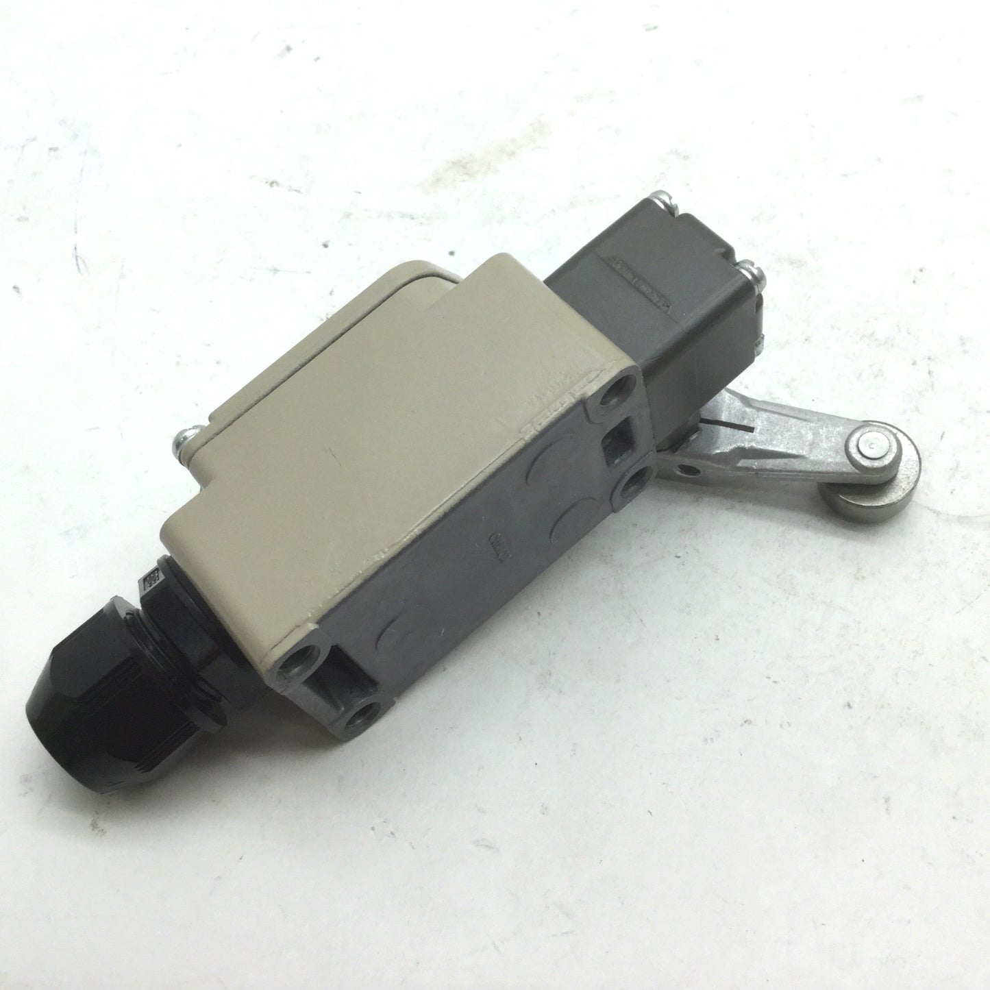 Used Omron WLCA2-TH Limit Switch Roller Lever 2A 250VAC/48VDC