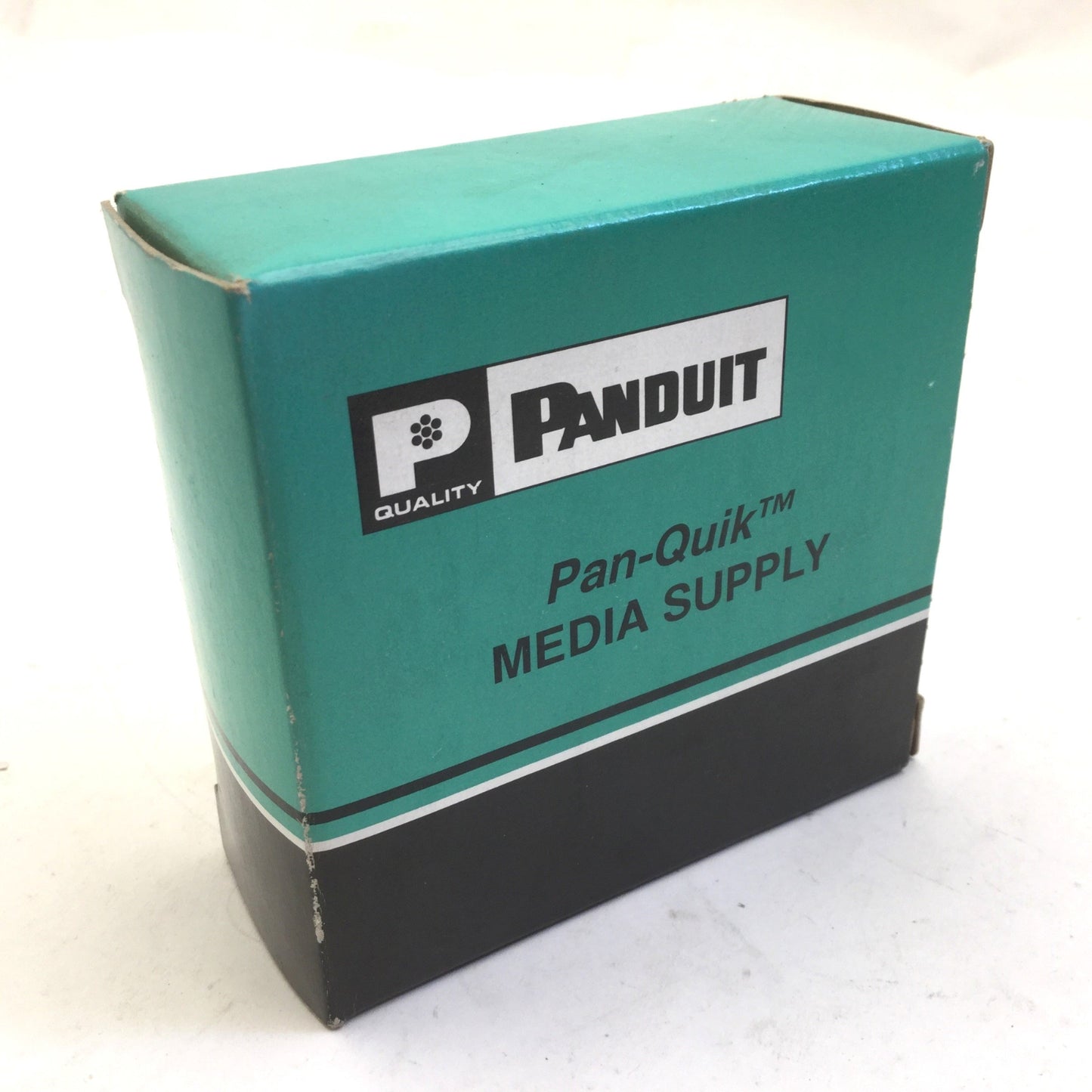 New – Open box New Panduit LWS-8 Self-Laminating Wire Marker Dimensions: .5"x.75" 500 Per Roll