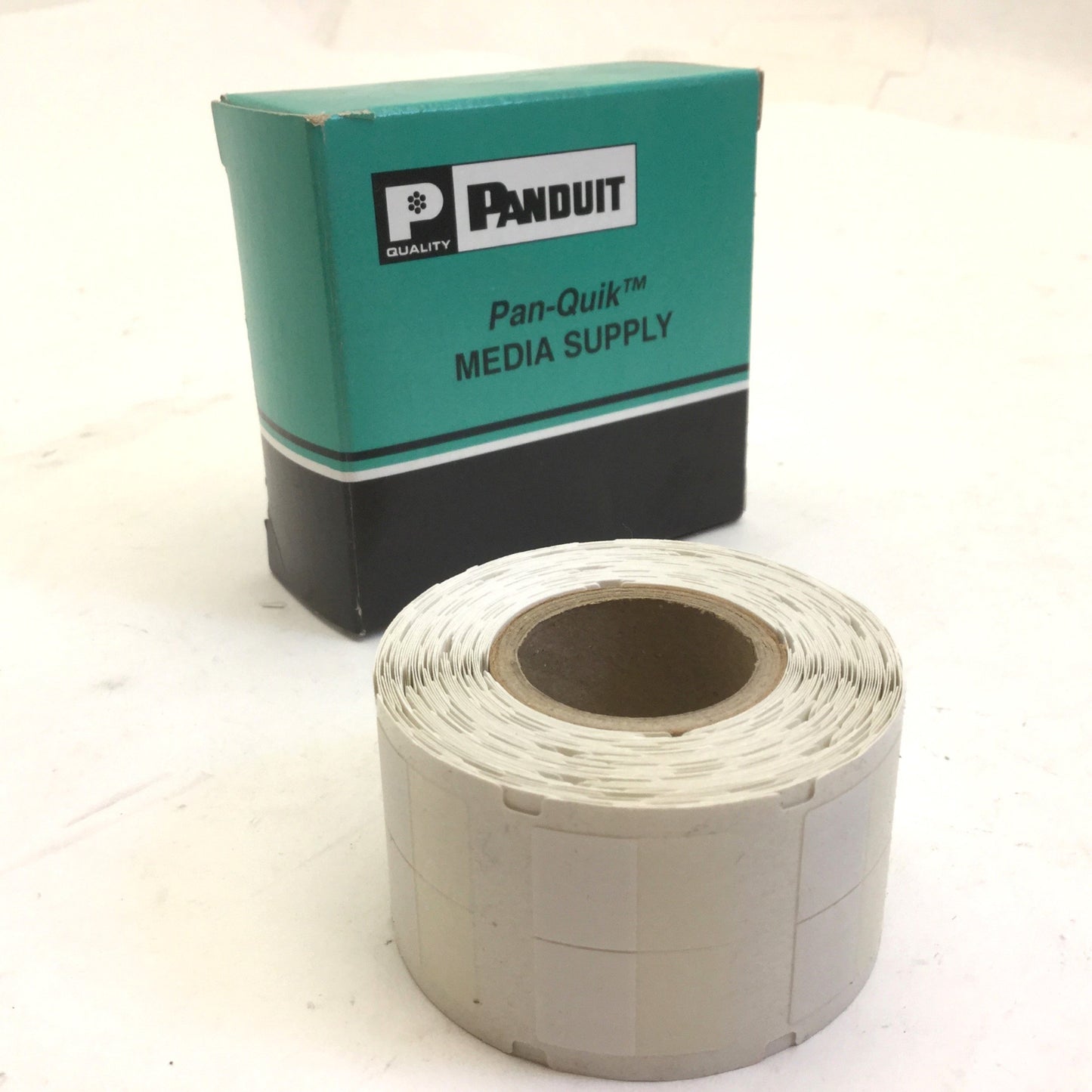 New – Open box New Panduit LWS-8 Self-Laminating Wire Marker Dimensions: .5"x.75" 500 Per Roll