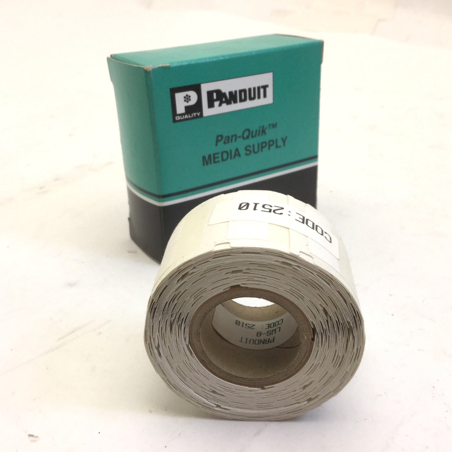New – Open box New Panduit LWS-8 Self-Laminating Wire Marker Dimensions: .5"x.75" 500 Per Roll
