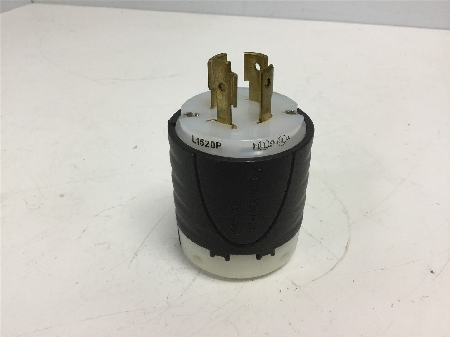 Used Pass & Seymour Legrand L1520P Male Connector Plug, Amperage: 20A, Voltage: 250V