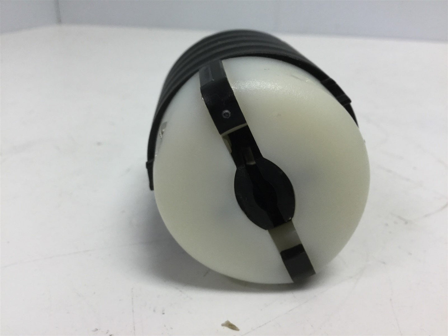 Used Pass & Seymour Legrand L1520P Male Connector Plug, Amperage: 20A, Voltage: 250V