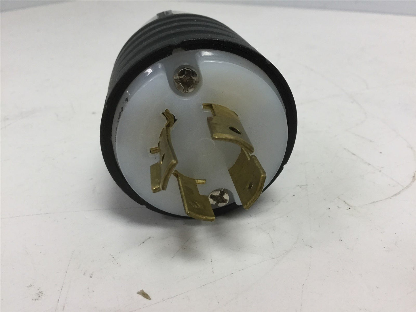 Used Pass & Seymour Legrand L1520P Male Connector Plug, Amperage: 20A, Voltage: 250V