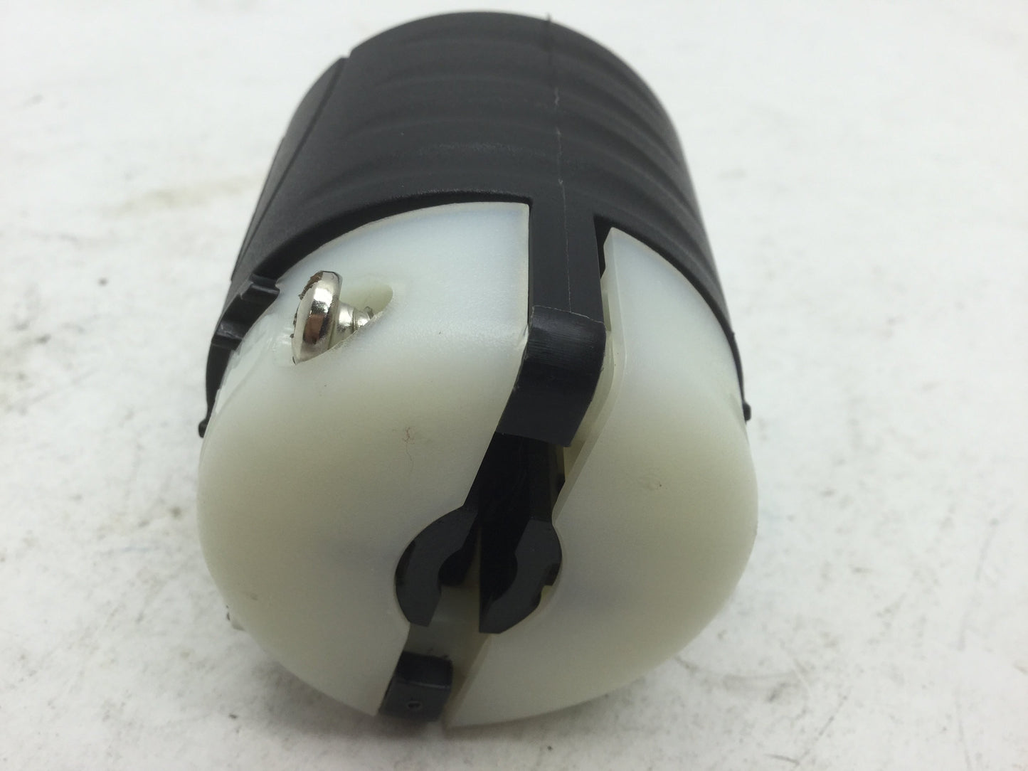 Used Pass & Seymour Legrand L1620P Male Connector Plug, Amperage: 20A, Voltage: 480V