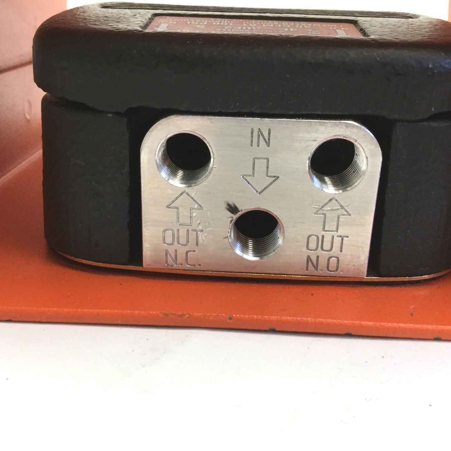 Used Linemaster 4C-30F2-S Pneumatic Foot Valve, 30CFM at 100psi, W/ 522-B14 Guard