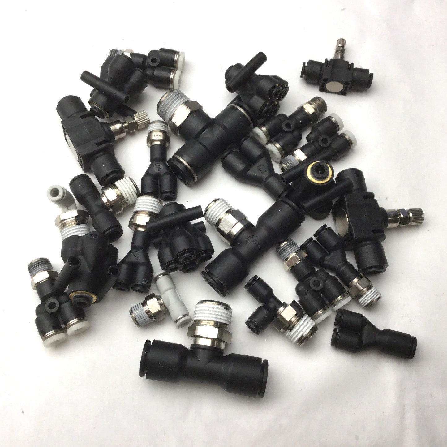 Used Lot of 25, Miscellaneous Assorted Fittings/Connectors, See Pictures for Details