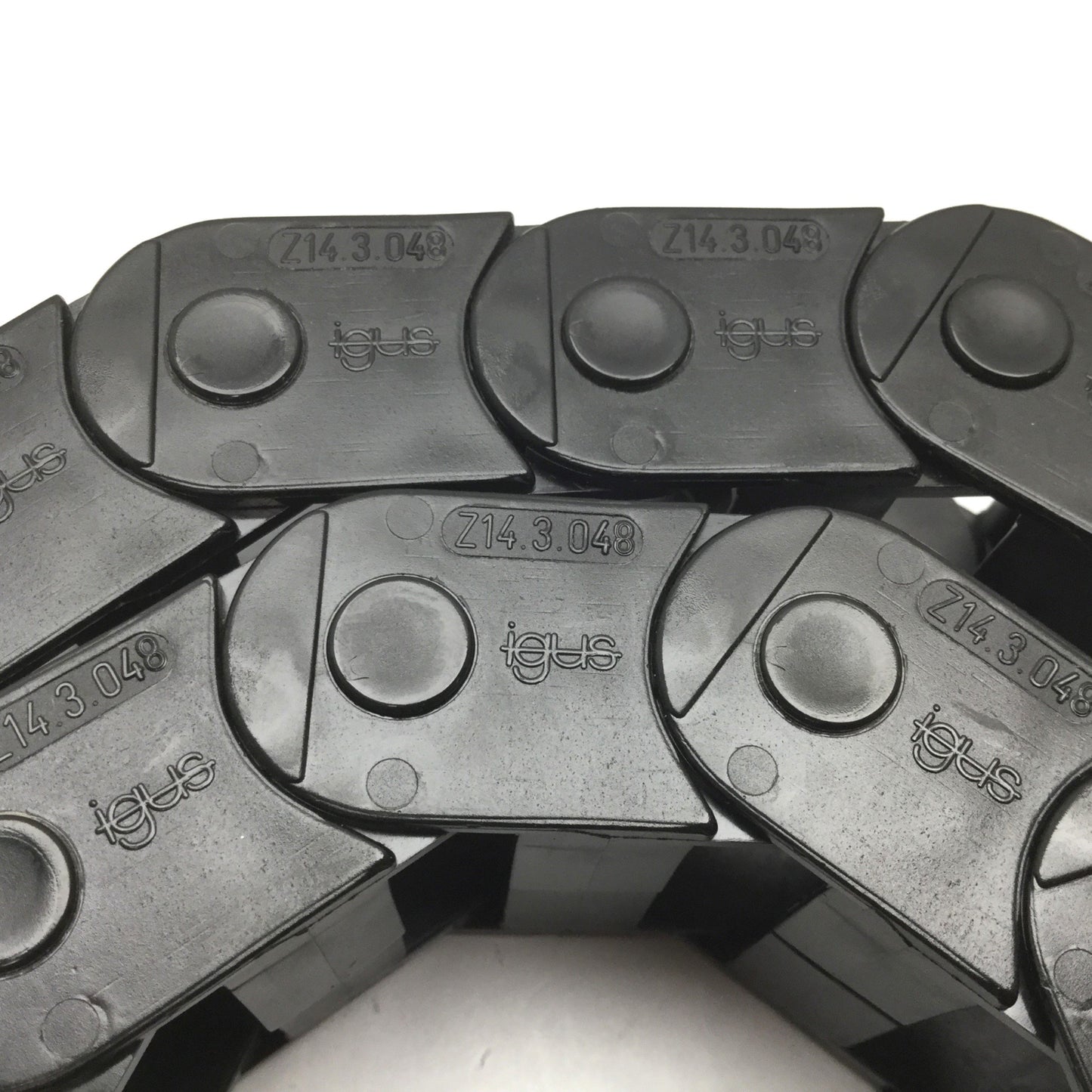 Used Igus Z14.3.048 Energy Chain, Bend Radius: 48mm Inner Width: 35mm Length: 28"