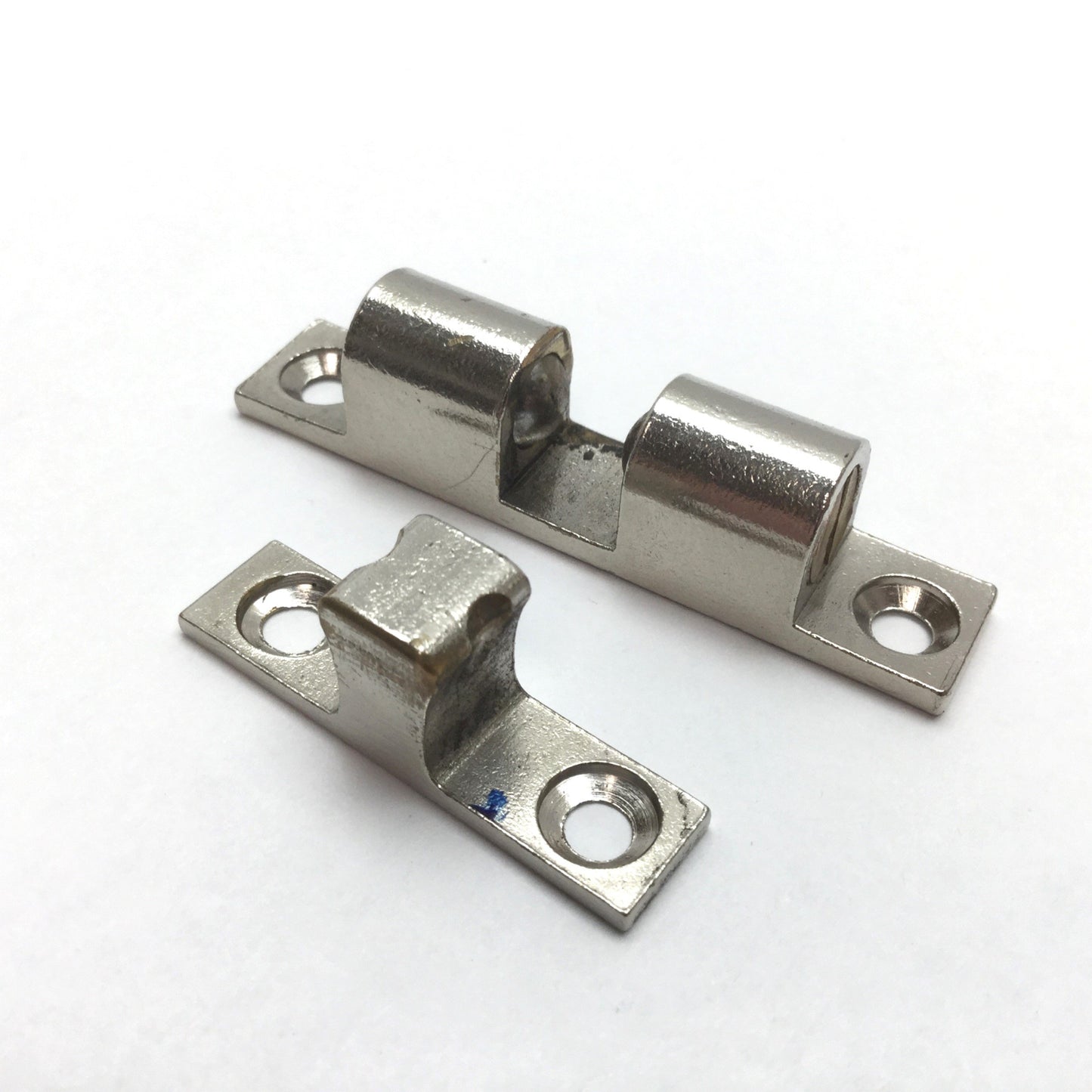 Used Lot of 5 Sugatsume Lamp Cabinet Grab Catch Latch, 2.25", With Strike