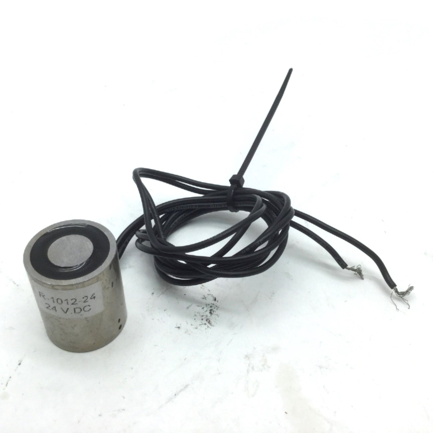 Used Magnetech R-1012-24 DC Round Lifting Electric Magnet 24VDC 32 lbs D: 1"