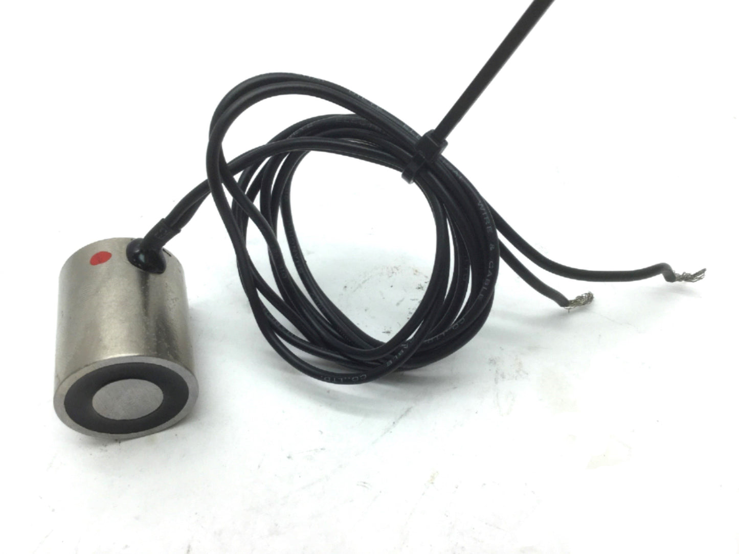 Used Magnetech R-1012-24 DC Round Lifting Electric Magnet 24VDC 32 lbs D: 1"