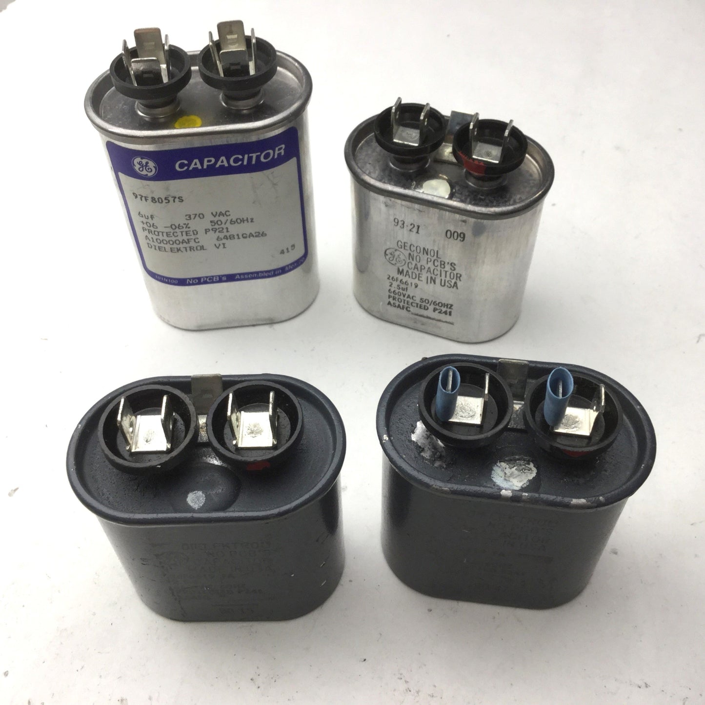 Used Lot of 4 Miscellaneous Capacitors, With 3 Caps, 3x 660 VAC, 1x 370 VAC
