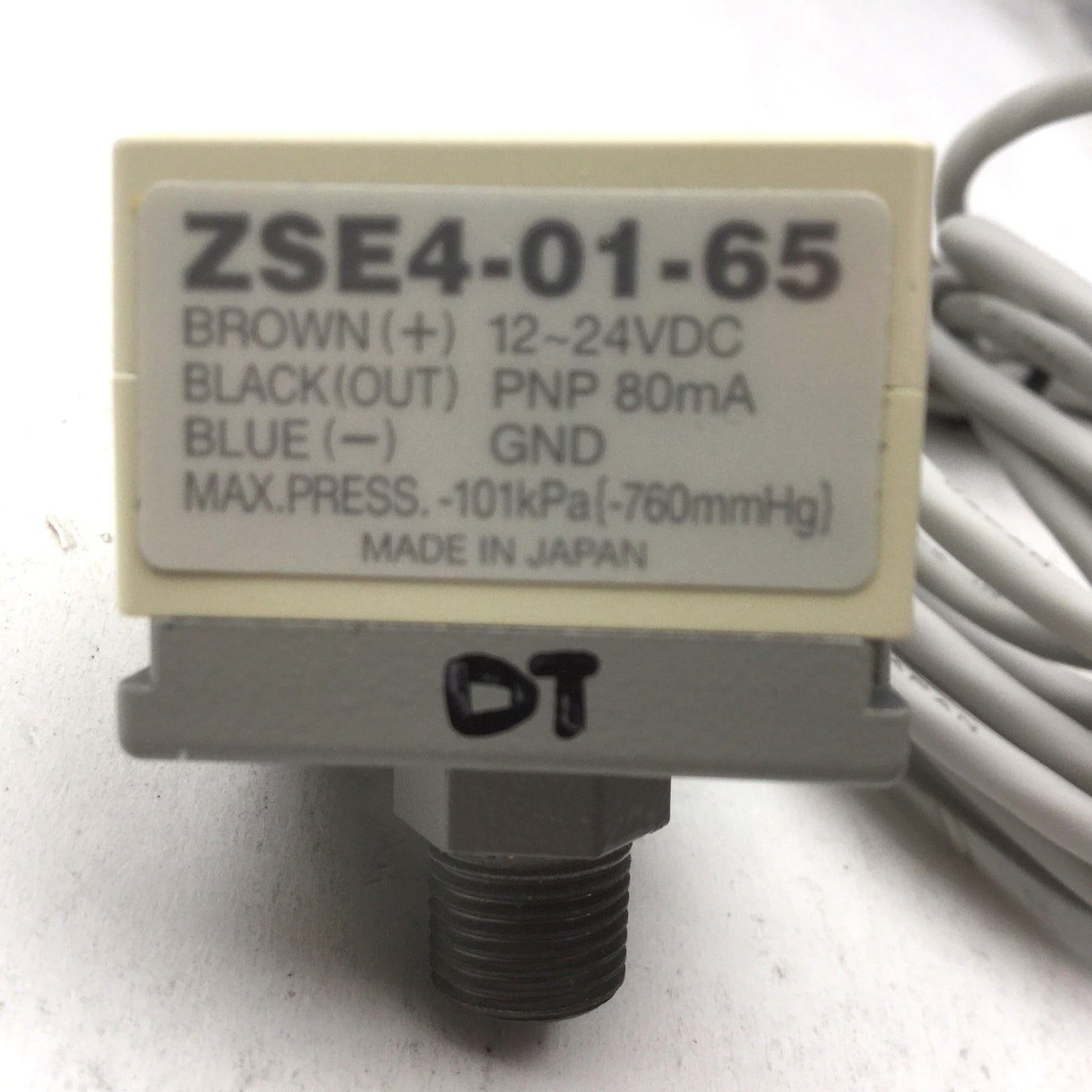 New – Open box SMC ZSE4-01-65 Vacuum Switch, Pressure: -101kPa, Supply: 12-24VDC, 10' Cable