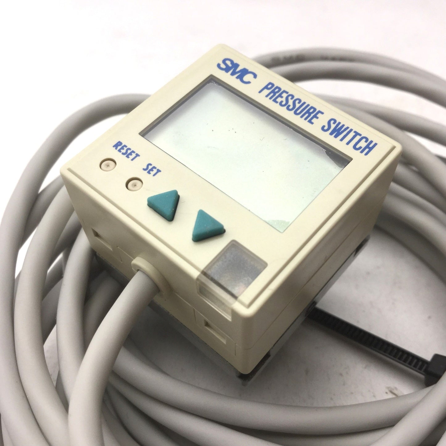 New – Open box SMC ZSE4-01-65 Vacuum Switch, Pressure: -101kPa, Supply: 12-24VDC, 10' Cable