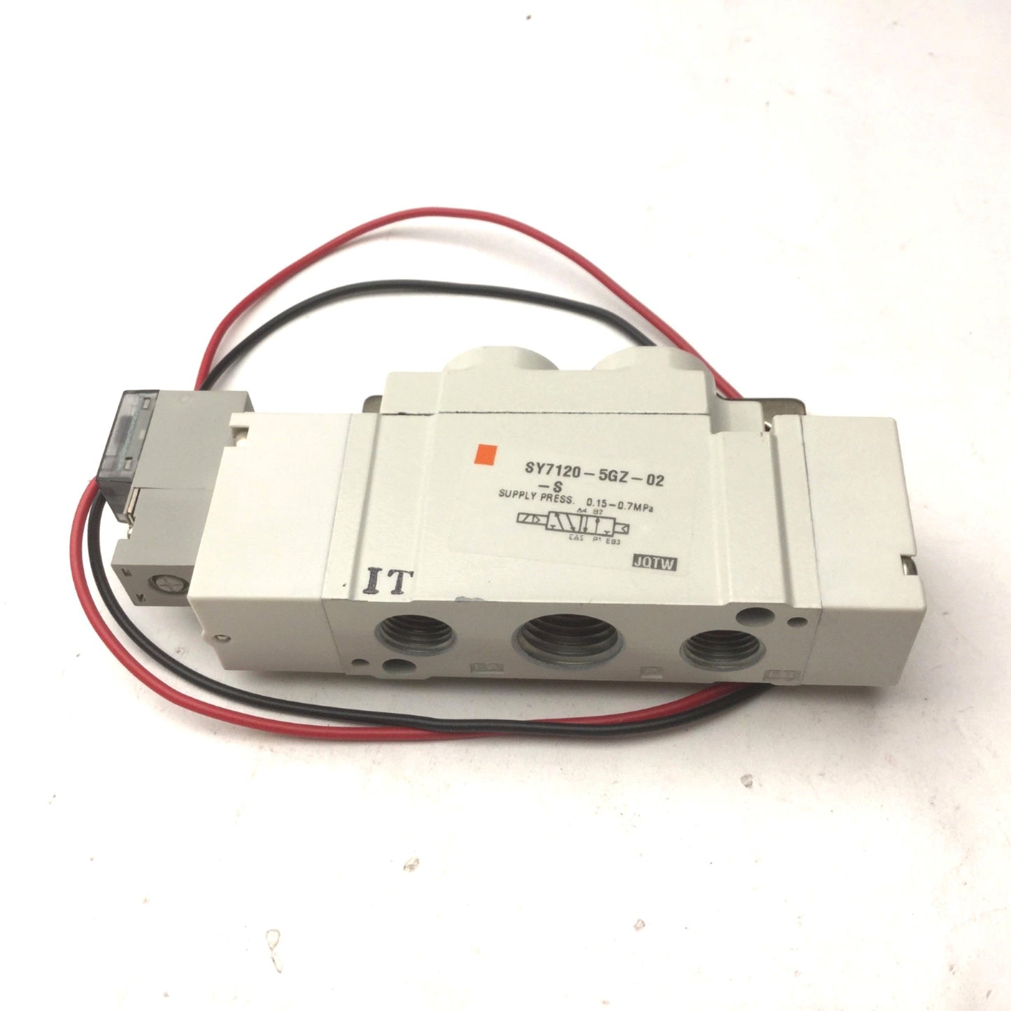New – Open box SMC SY7120-5GZ-02-S Solenoid Valve, 2-Position 5-Ports, Voltage: 24VDC