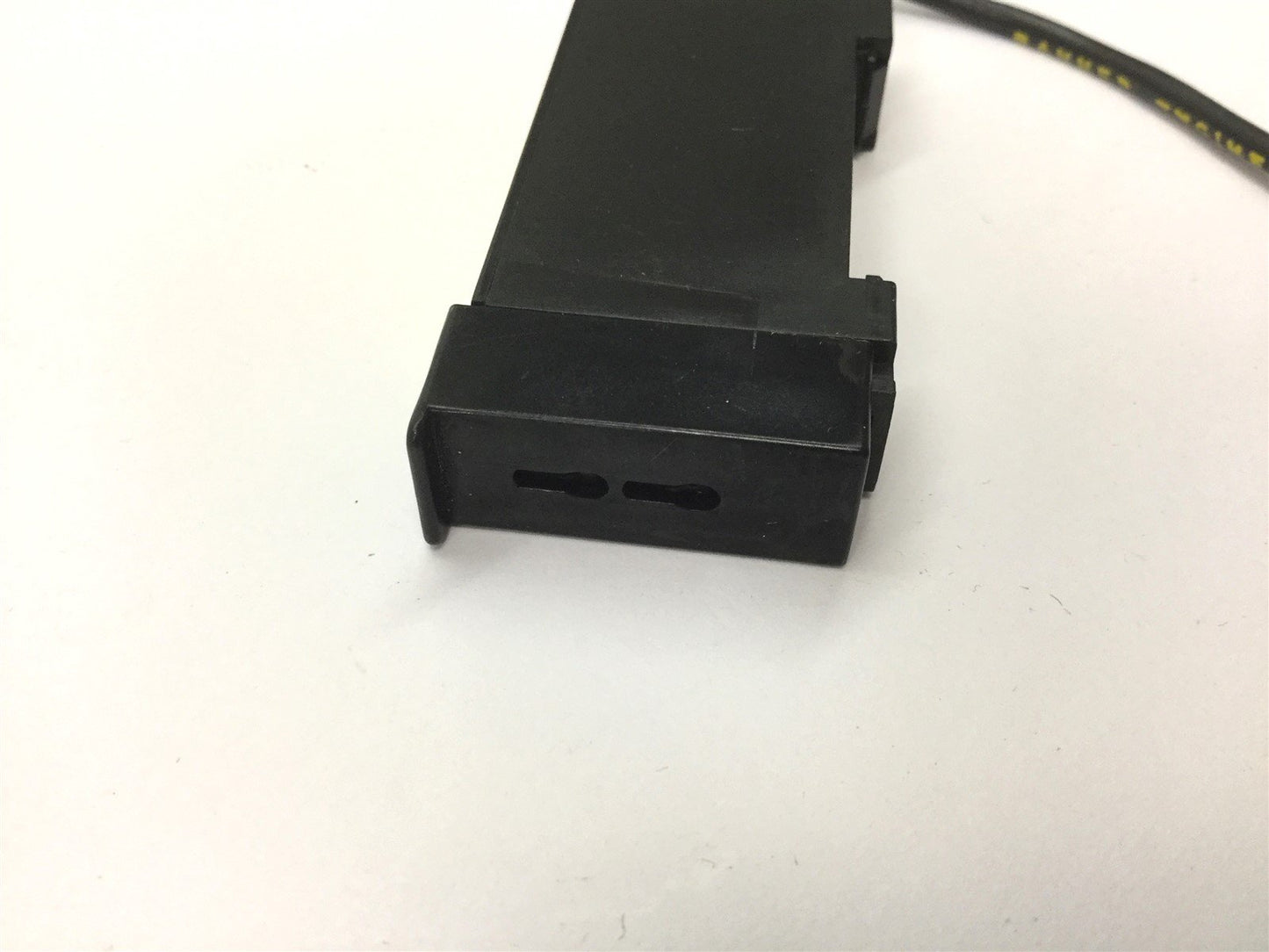Used Banner D12SN6FPQ Fiber Optic Sensor, Voltage: 10-30VDC, Output: NPN 150mA