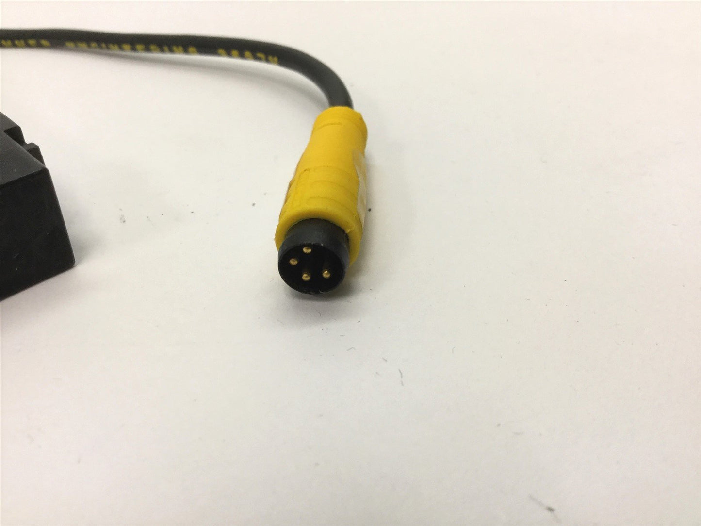 Used Banner D12SN6FPQ Fiber Optic Sensor, Voltage: 10-30VDC, Output: NPN 150mA