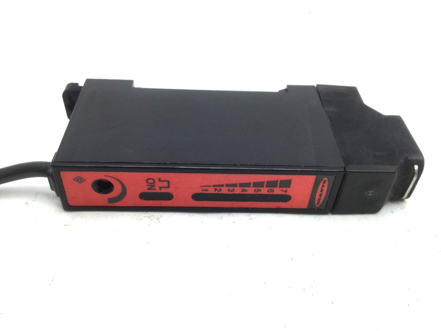 Used Banner D12SP6FVH Fiber Optic Sensors, Voltage: 10-30VDC PNP Sourcing