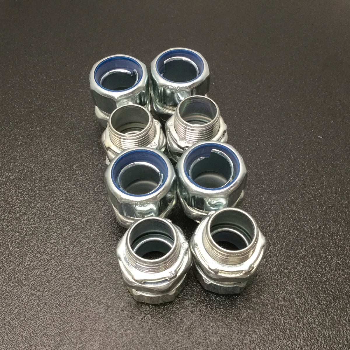 Threadless Fitting Lot Of 8 Thomas & Betts 8323 1