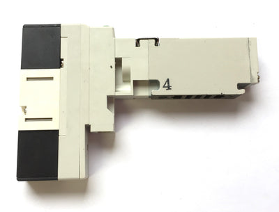 New – Open box Lot of 3 SMC VQC1400-5 Pneumatic 5-Port Solenoid Valve, 3-Position, 24VDC Coil