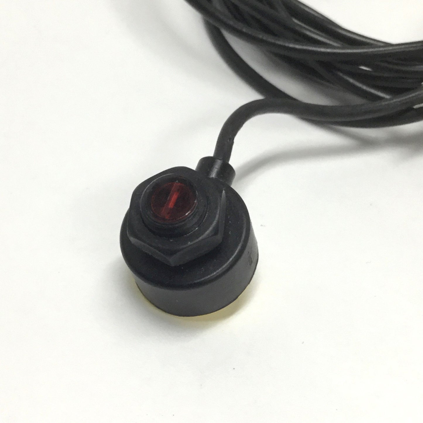 Used Banner T8AN6D100 Barrel Mount Sensor Proximity Diffuse 100mm Range, NPN 10-30VDC