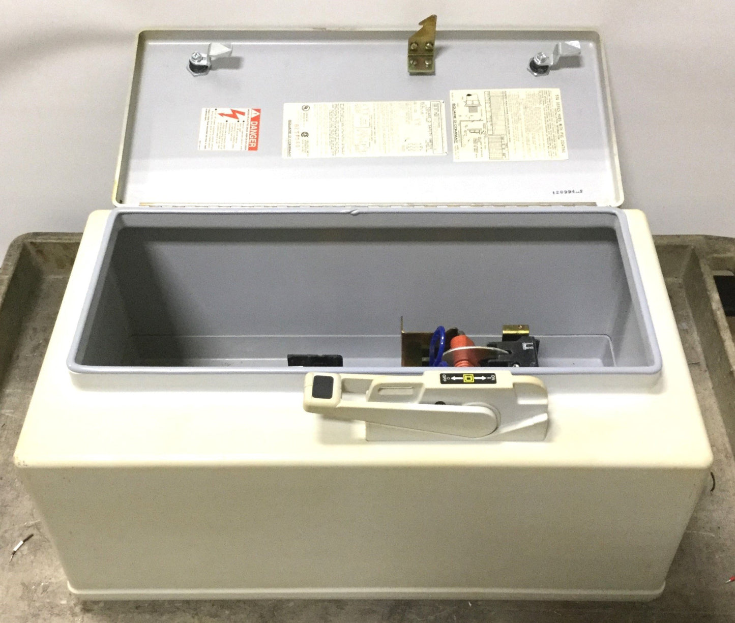 Used Square D H-363DF Disconnect Switch, Amps: 100, 600VAC, 250VDC, Type 4X Enclosure