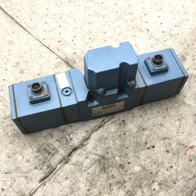 Used ARBURG MOOG D651Z346 Proportional Control Valve Type P70FBX3CNJN