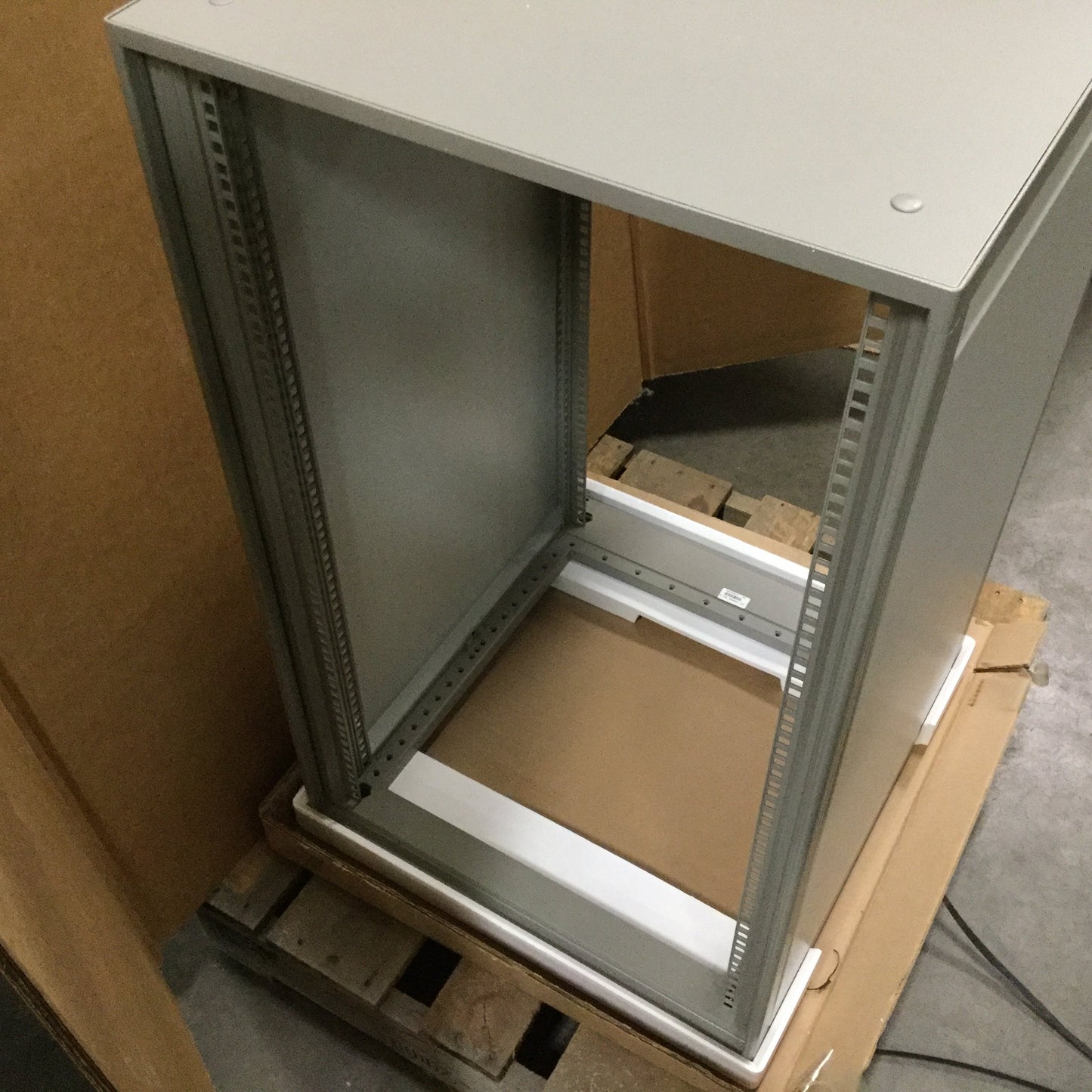 New Hoffman EMR20U6060 19in Mini-Rack Cabinet, Dimensions: 945mm x 600mm x 553mm