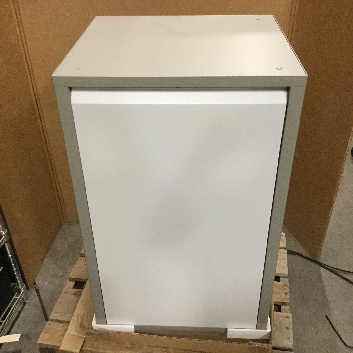 New Hoffman EMR20U6060 19in Mini-Rack Cabinet, Dimensions: 945mm x 600mm x 553mm