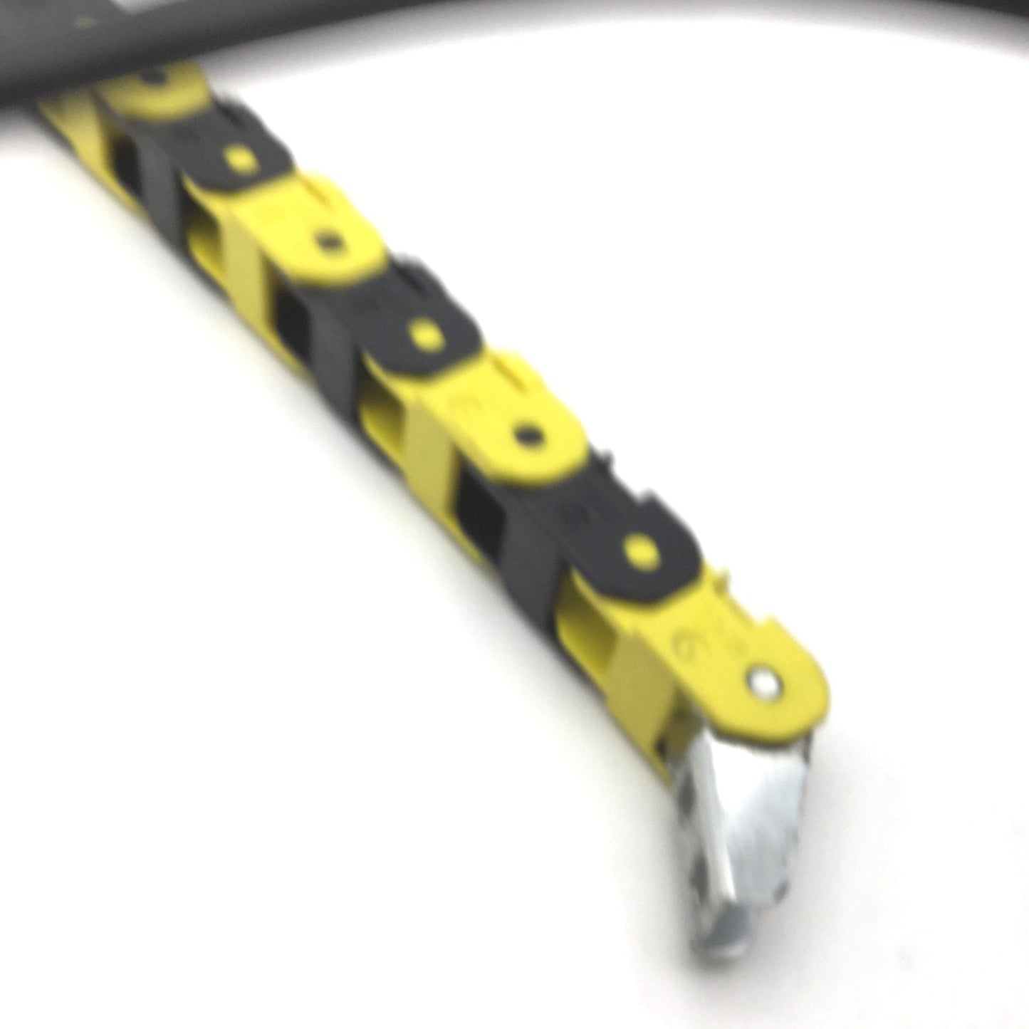 Used Igus 15.1.48 Energy Chain, Length: 24" x 1" (W) x 15/16" (H) With End Connectors