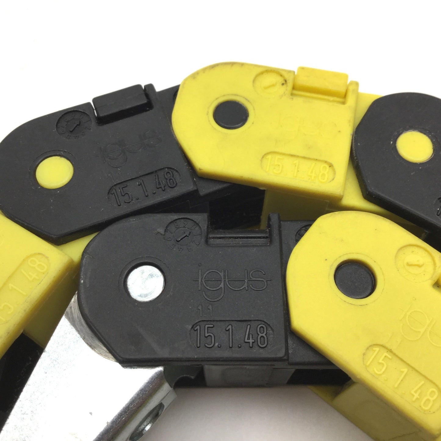 Used Igus 15.1.48 Energy Chain, Length: 20" x 1" (W) x 15/16" (H) With End Connectors