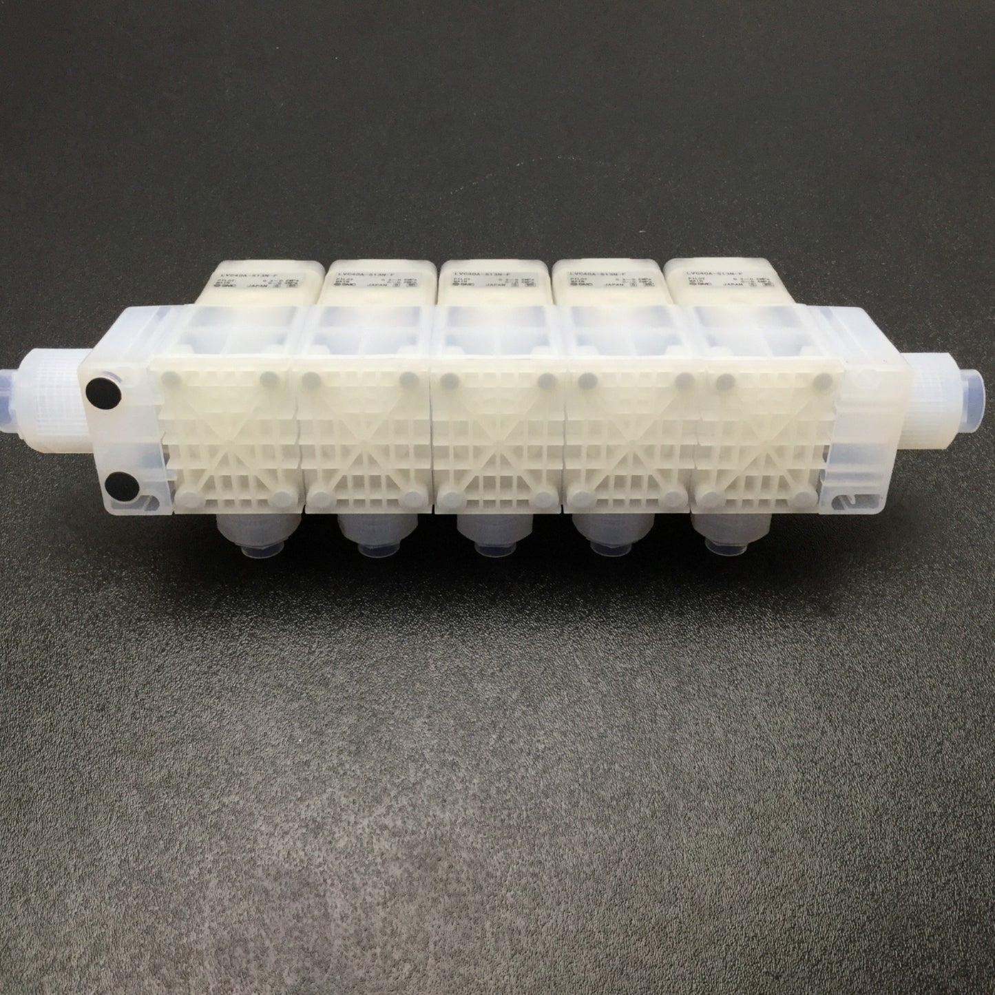 New Bank Of 5 SMC LVC40A-S13N-F High Purity Chemical Valves On LLC4A-05-S19 Manifold