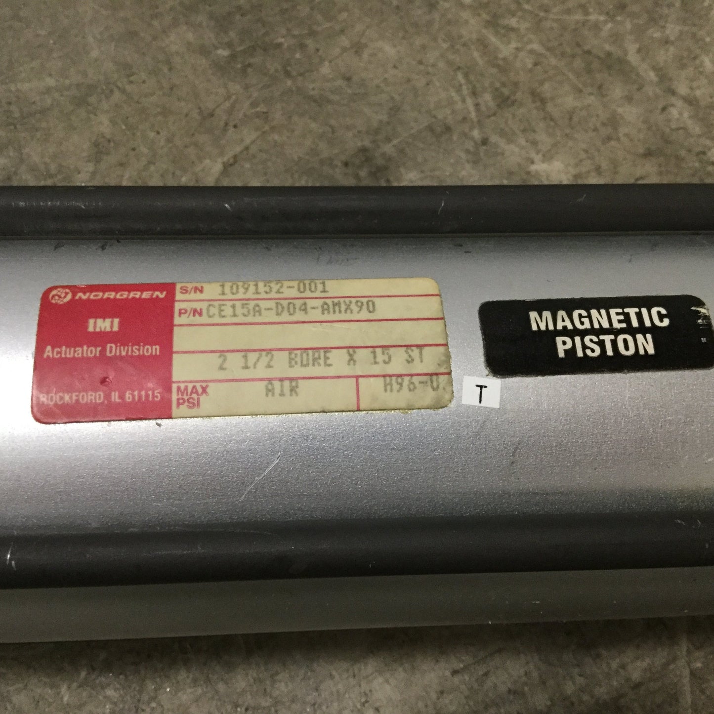 Used Norgren CE15A-D04-AMX90 Pneumatic Cylinder, Bore: 2.5", Stroke: 15", 1/4" NPT