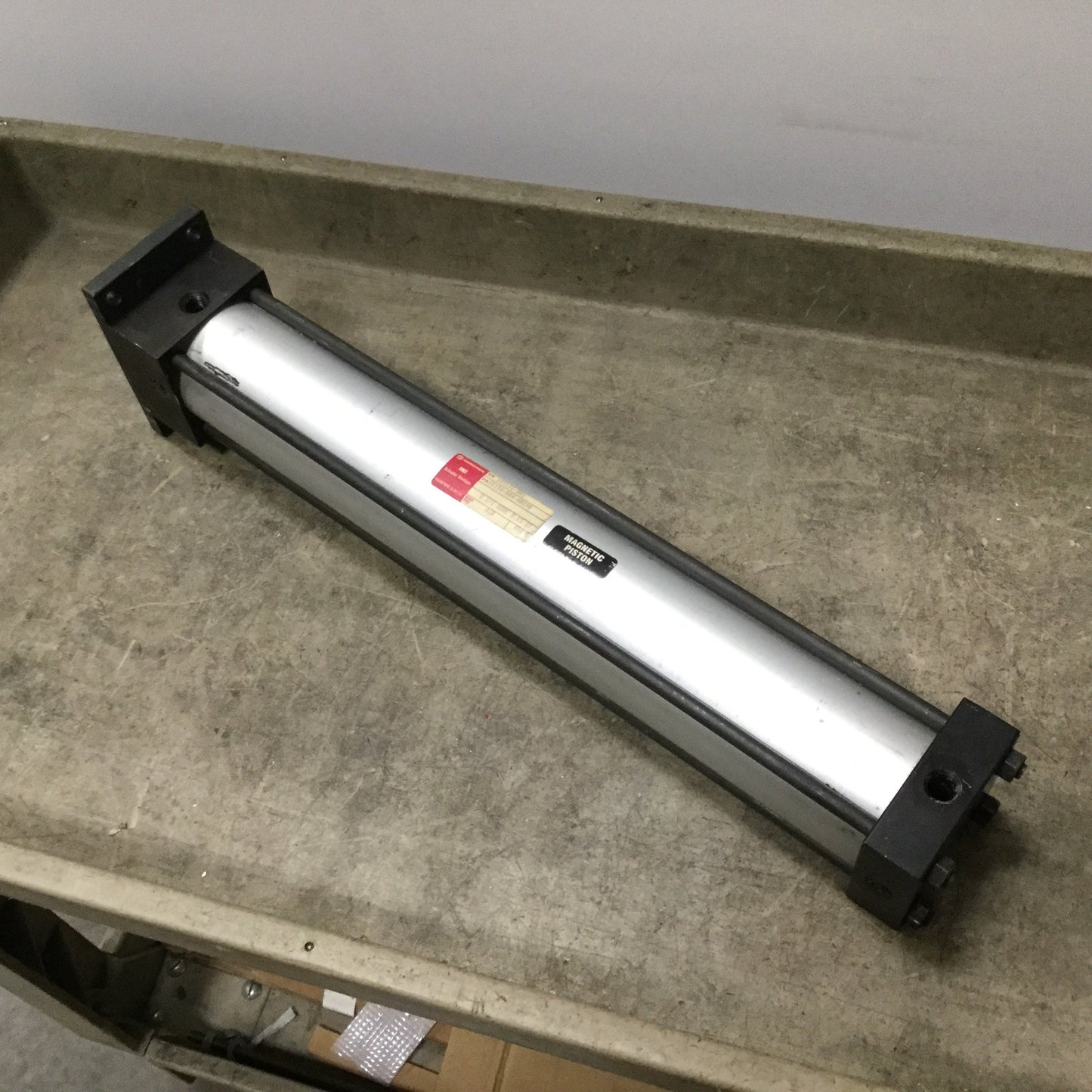 Used Norgren CE15A-D04-AMX90 Pneumatic Cylinder, Bore: 2.5", Stroke: 15", 1/4" NPT