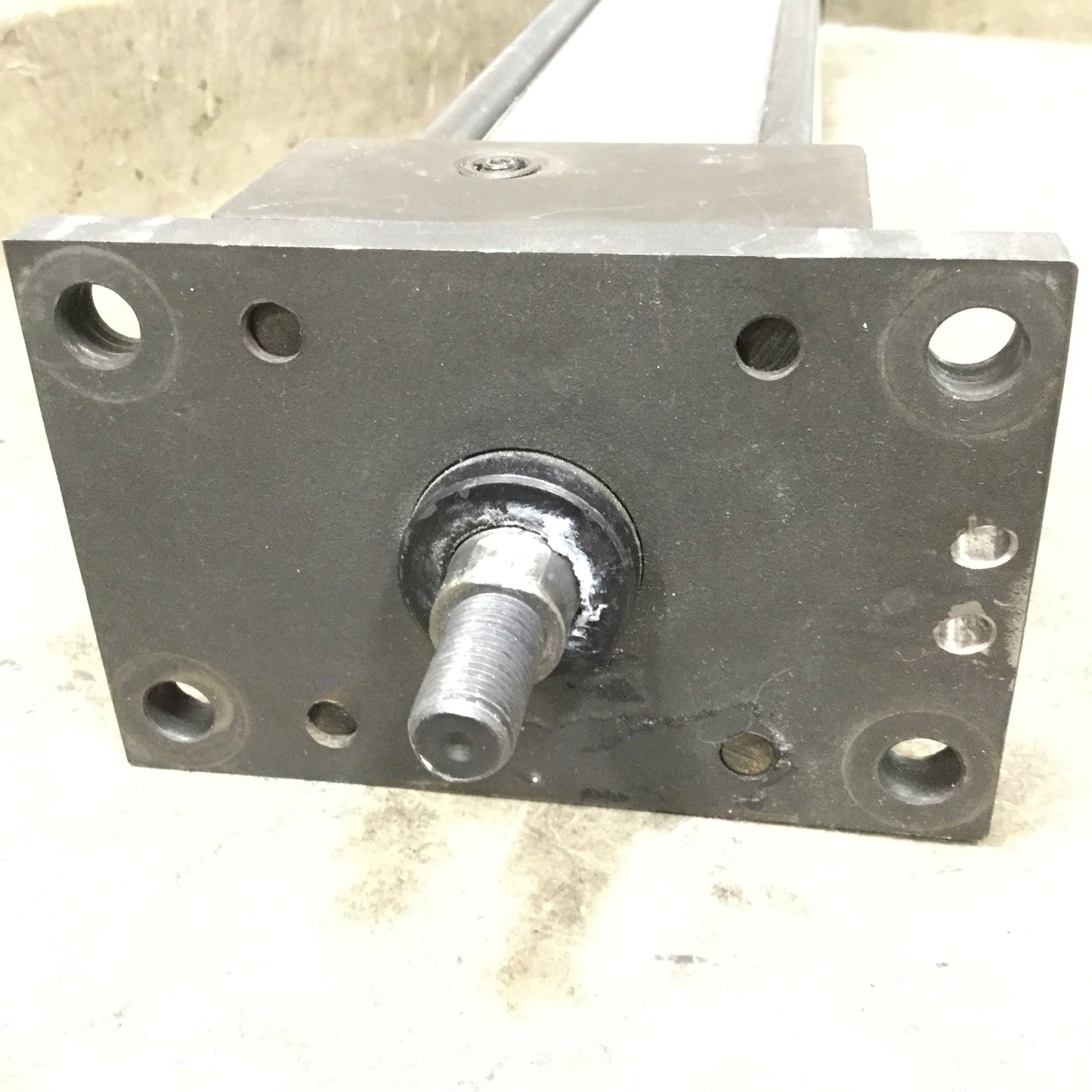 Used Norgren CE15A-D04-AMX90 Pneumatic Cylinder, Bore: 2.5", Stroke: 15", 1/4" NPT