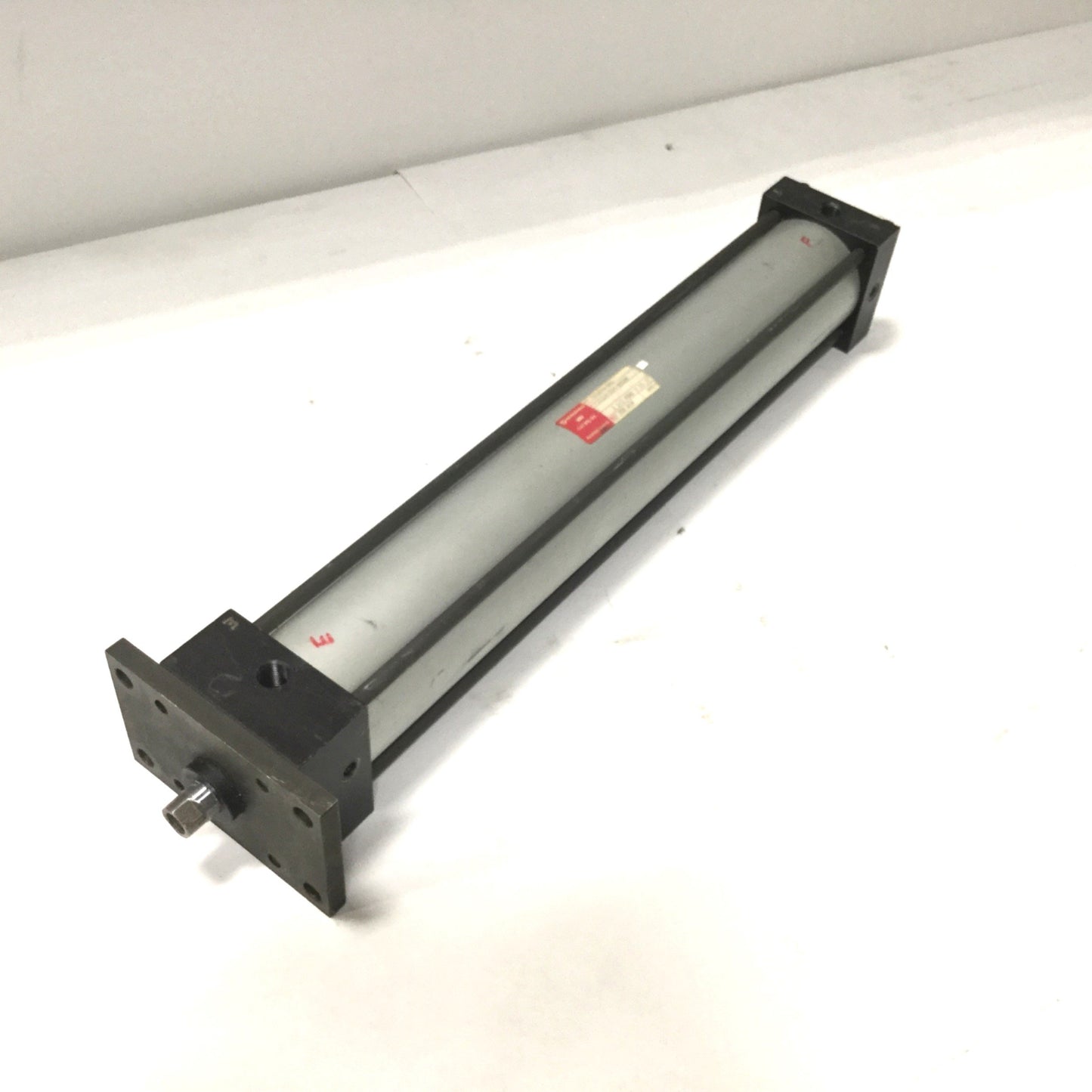 Used Norgren CE15A-D04-AM100 Pneumatic Cylinder, Bore: 2.5", Stroke: 15", 1/4" NPT
