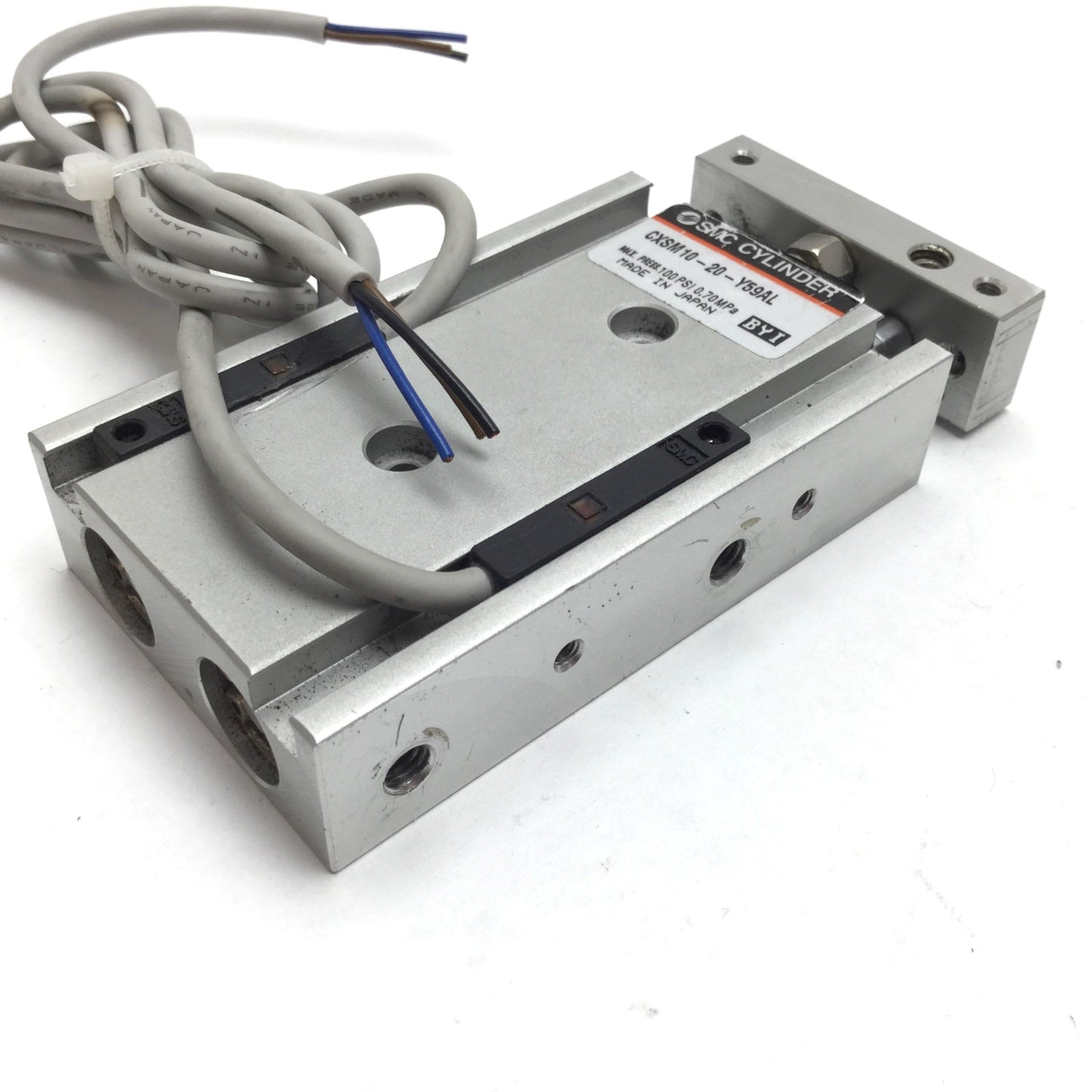 Used SMC CXSM10-20-Y59AL Dual Rod Cylinder, Bore: 10mm, Stroke: 20mm, With 2x Sensors